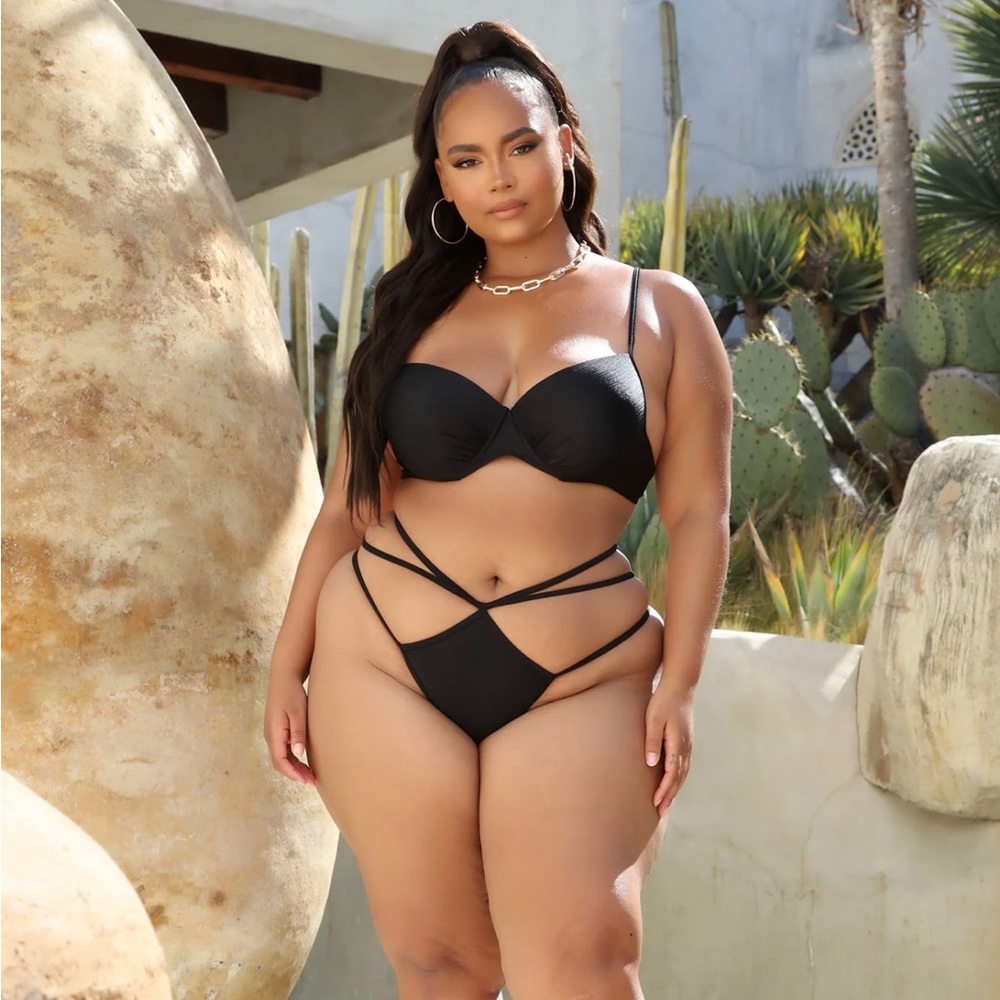 Fashion nova strappy bikini